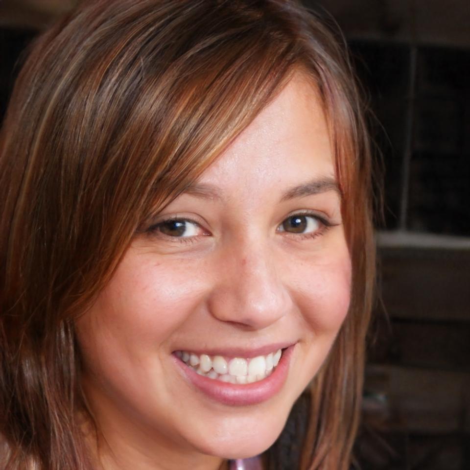 Çiçek tasarım eğitmeni Elif Tunç portresi